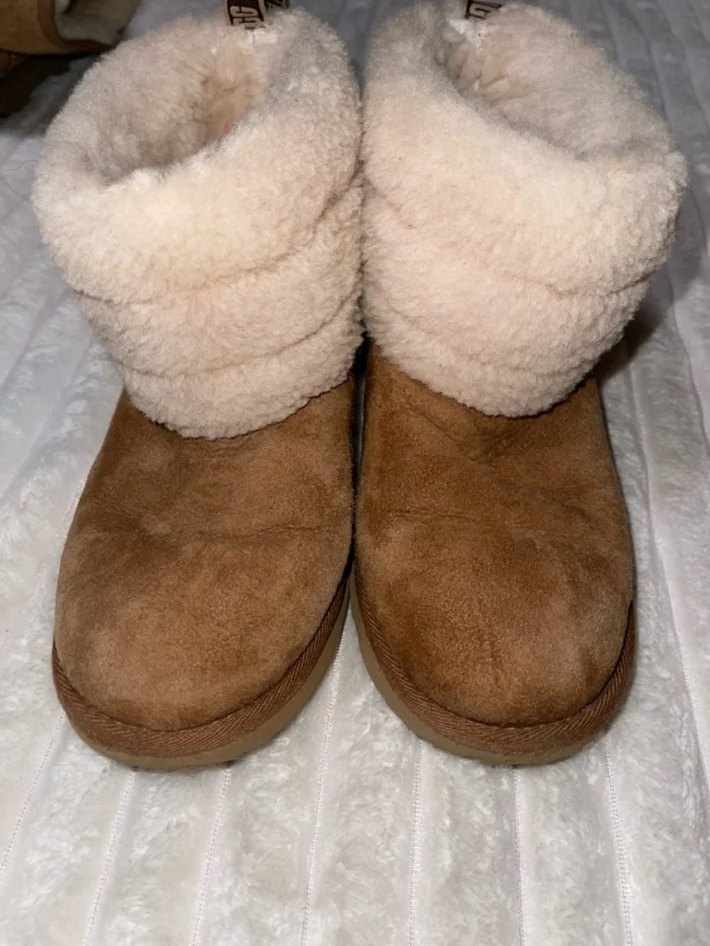 UGG Kids Fluff Mini Quilted Boots | Size 3 Kids
